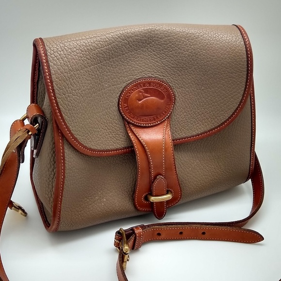 Dooney & Bourke Handbags - VTG Dooney & Bourke leather shoulder bag